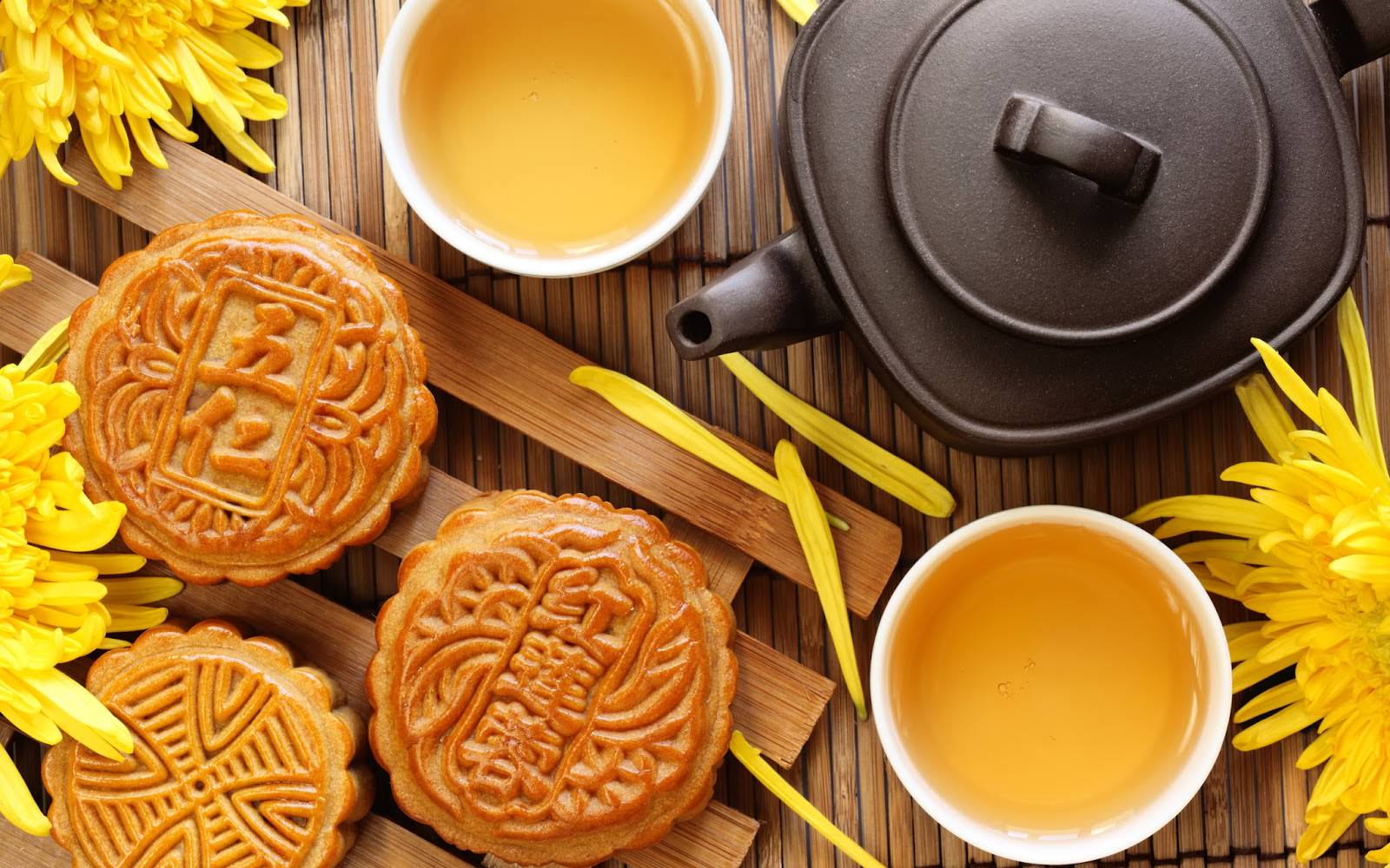 Làm bánh trung thu bằng nồi chiên không dầu