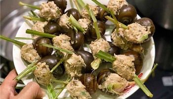 Cách làm chả ốc hấp sả giòn dai lạ miệng
