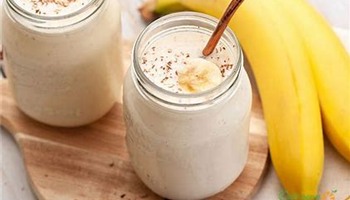 Cách làm sinh tố chuối và gừng làm ấm cơ thể vào mùa đông